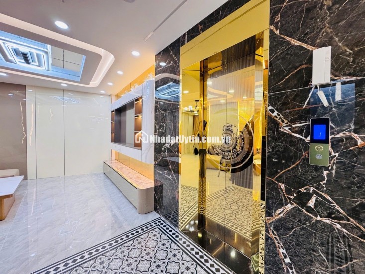 THÍCH QUẢNG ĐỨC SIÊU PHẨM PHÚ NHUẬN - OTO NGỦ NHÀ - 5 TẦNG - 50M2 - THANG MÁY - FULL NỘI THẤT - CHỈ 10.95 